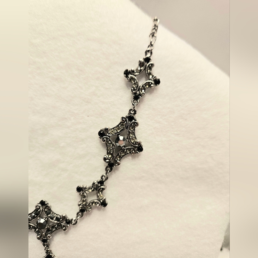Vintage Gothic Victorian Filigree Y-Necklace with Jet Black Crystals - Picture 5 of 7